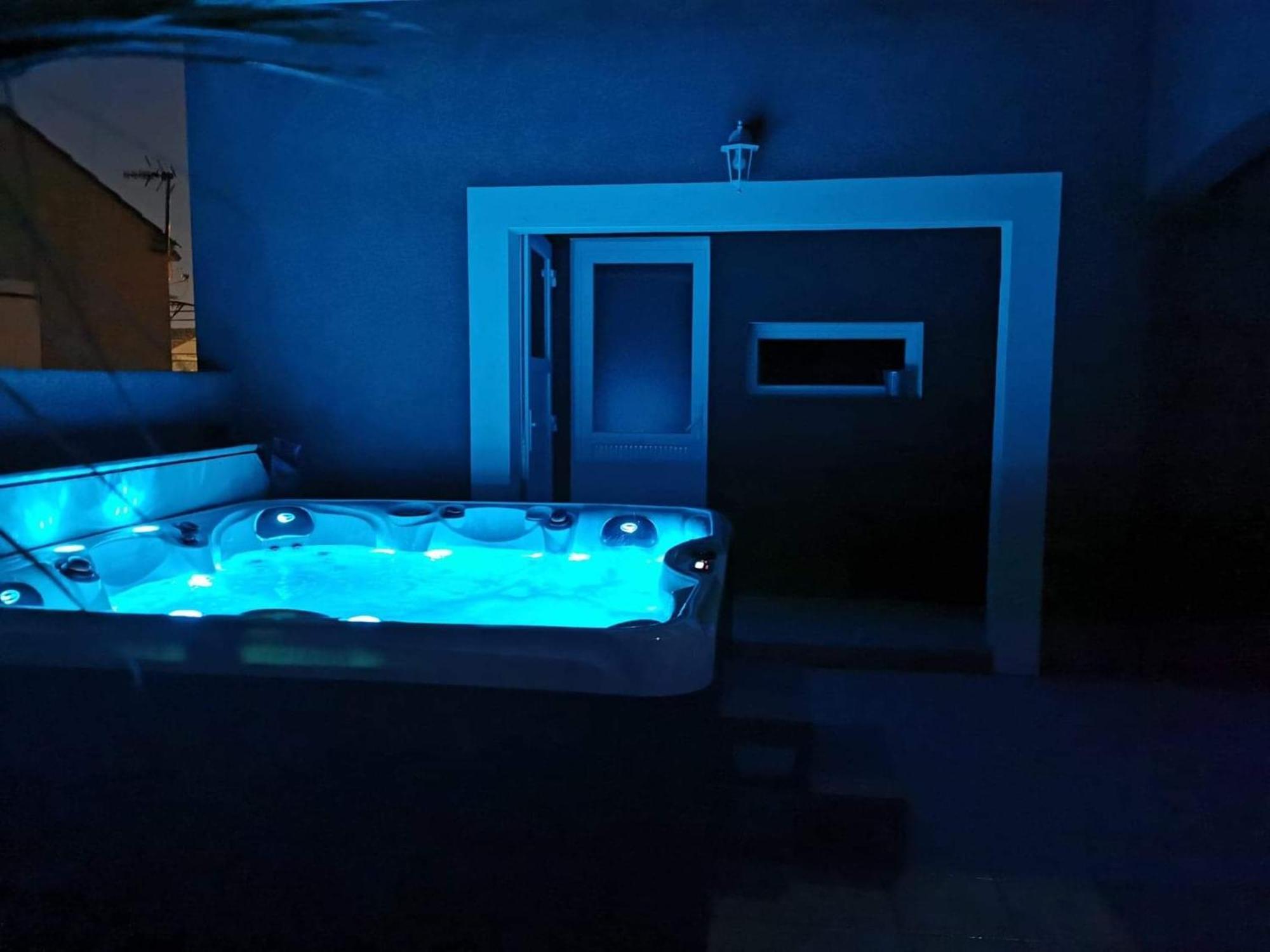 Villa Elegante A Carcassonne Avec Jardin Et Jacuzzi Exterior foto