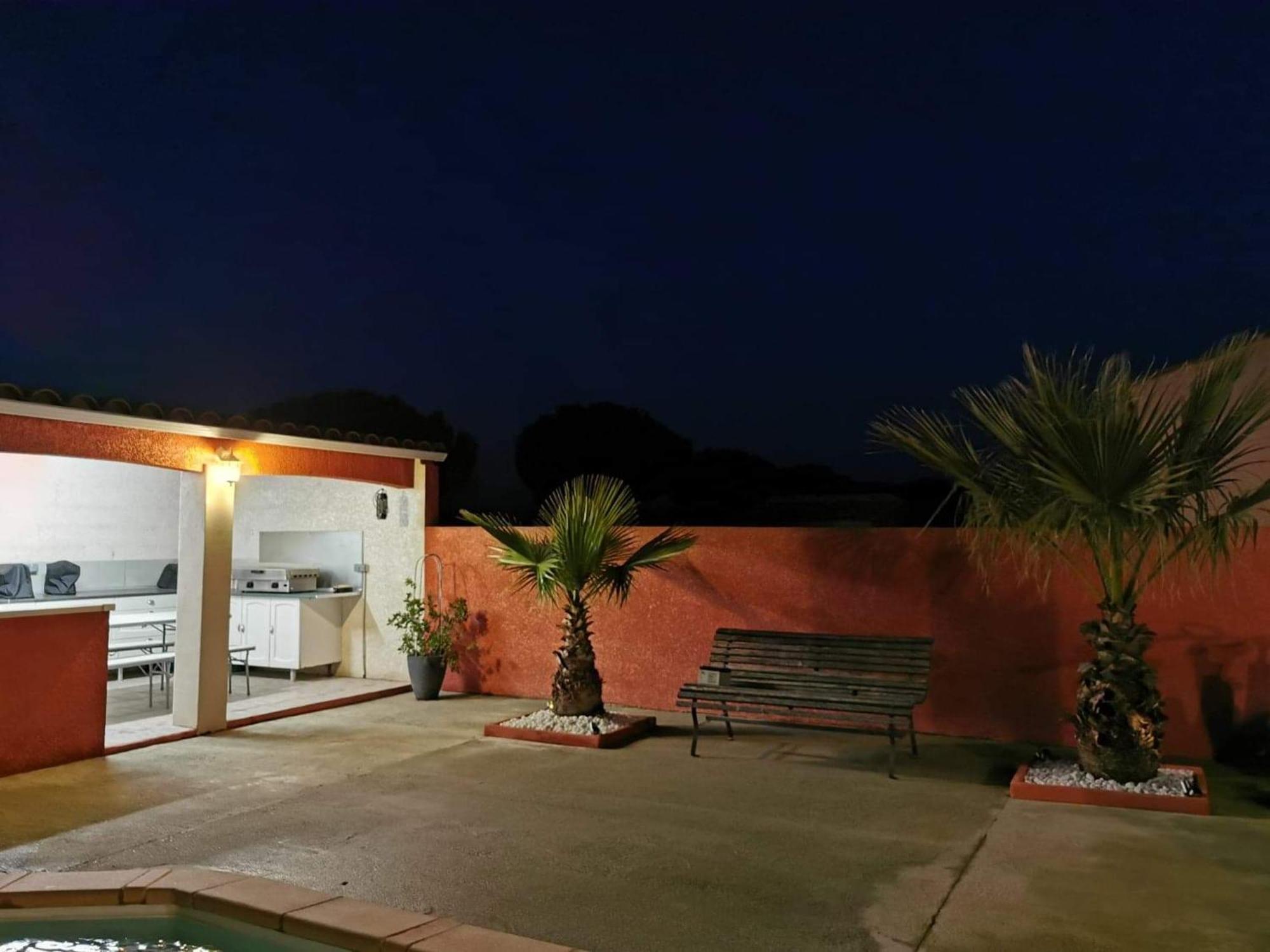 Villa Elegante A Carcassonne Avec Jardin Et Jacuzzi Exterior foto